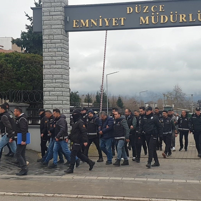 Düzce'de silah kaçakçılığı operasyonunda 6 şüpheli adliyede