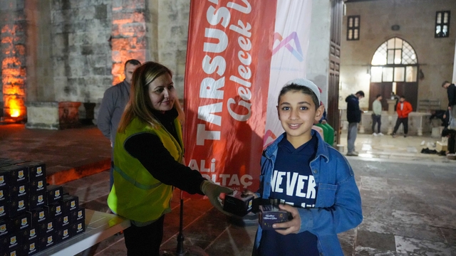 Tarsus'ta Regaib Kandili dayanışmayla karşılandı