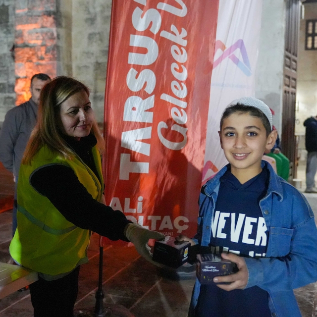 Tarsus'ta Regaib Kandili dayanışmayla karşılandı