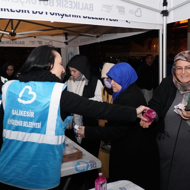 Balıkesir Büyükşehirden 20 ilçede kandil ikramı