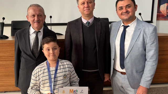 Matematiğin dâhileri ödüllendirildi
Uluslararası matematik yarışmasında dereceye giren öğrenciler madalyalarına kavuştu