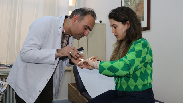 Uzmanı açıkladı: "Güneş kremi sadece yazın değil, kışın da kullanılmalı"