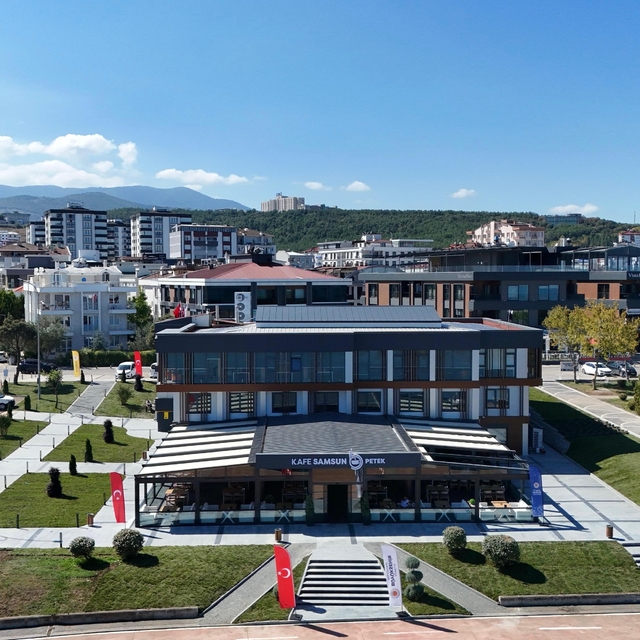 Petek Genç Dijital Gençlik Merkezi'nde kurslar devam ediyor