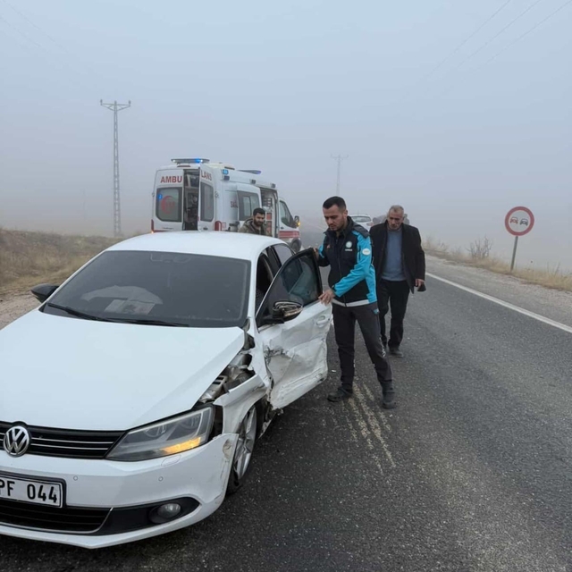 Elazığ'da sis kazaya neden oldu: 1 yaralı