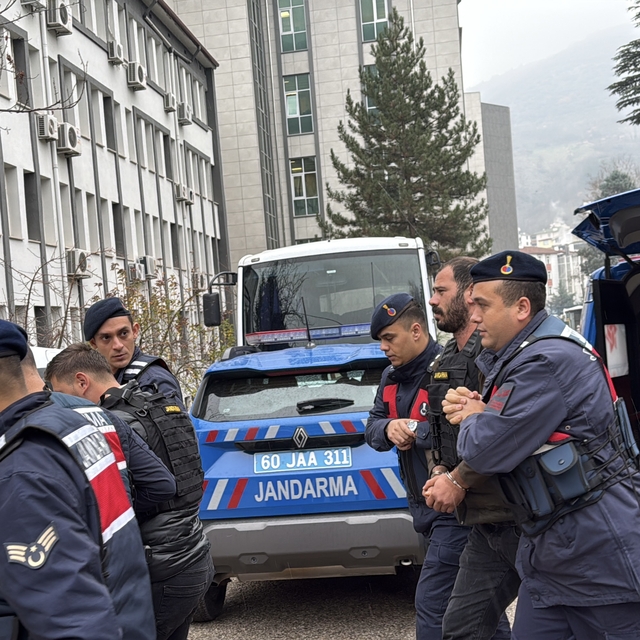 Tokat'ta 2 kişinin öldüğü silahlı kavganın şüphelileri adliyede