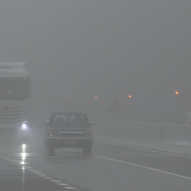 Bolu Dağı geçişinde yağmur ve sis etkili oldu