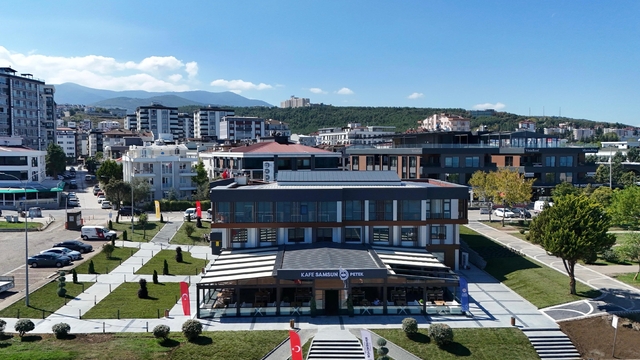 Petek Genç Dijital Gençlik Merkezi'nde kurslar devam ediyor