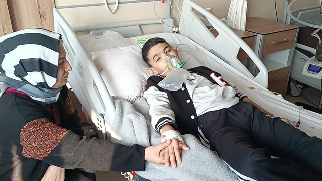 Batman'da 13 yaşındaki çocuk 52 gündür öksürük nöbeti yaşıyor