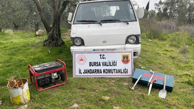 İznik'te kazı yapan 2 kişi yakalandı