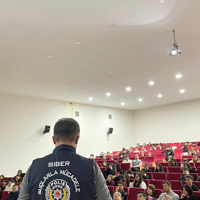 Nazilli İktisadi ve İdari Bilimler Fakültesi'nde 'Siber Güvenlik Semineri'...