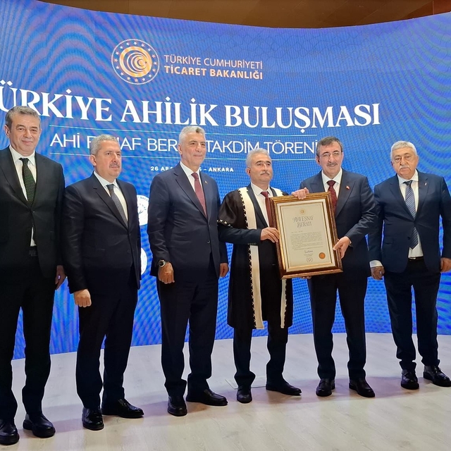 Aydın'ın Ahisi Gülter'e Ahi Esnaf Beratı verildi