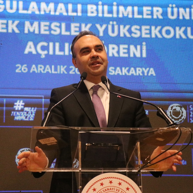 Bakan Kacır: "Askeri insansız hava aracı üretiminde dünya lideri olduk"
"Ti...