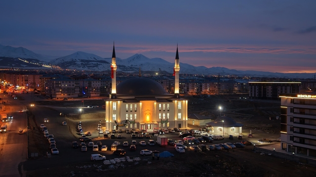Yıldız Kardeşler Camii ibadete açıldı