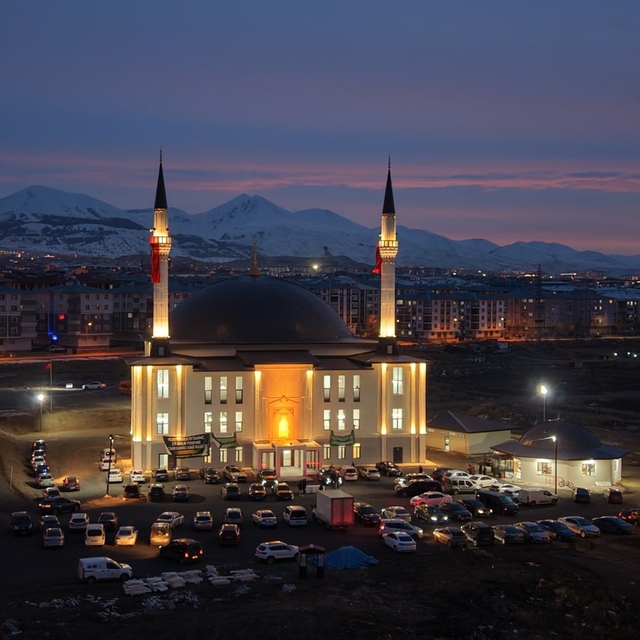 Yıldız Kardeşler Camii ibadete açıldı
