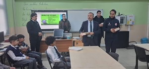Öğrencilere Kur'an-ı Kerim hediye edildi