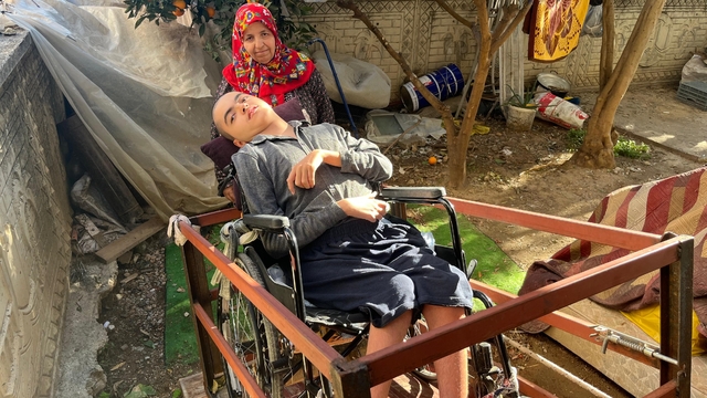 İlkel teleferikle okula gidebilen engelli Tunahan için Türkiye seferber oldu
Hamallık yapan üvey babanın engelli oğlu için yaktığı ateş büyüyor
Teleferiğin bakımı yapıldı, engelli dostu bir ev için çalışmalar sürüyor