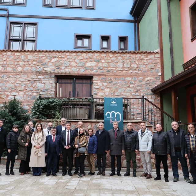 Osmangazi'de ortak akıl ve yerinde çözüm
Başkan Aydın vatandaşların yanında...