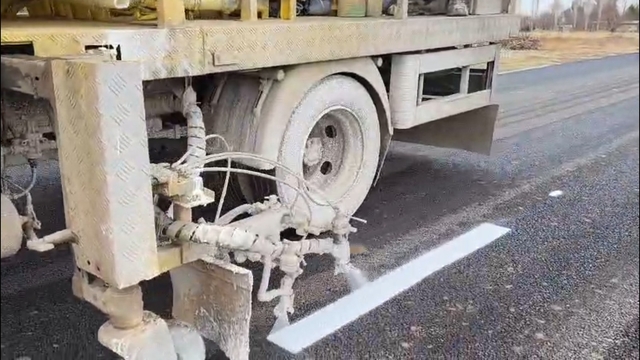 Kayseri Büyükşehir Belediyesi ekiplerinin asfaltlama çalışmaları sürüyor