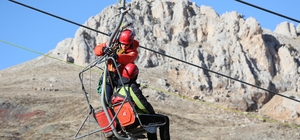 Antalya'da nefes kesen tatbikat; teleferikte mahsur kalanlar kurtarıldı