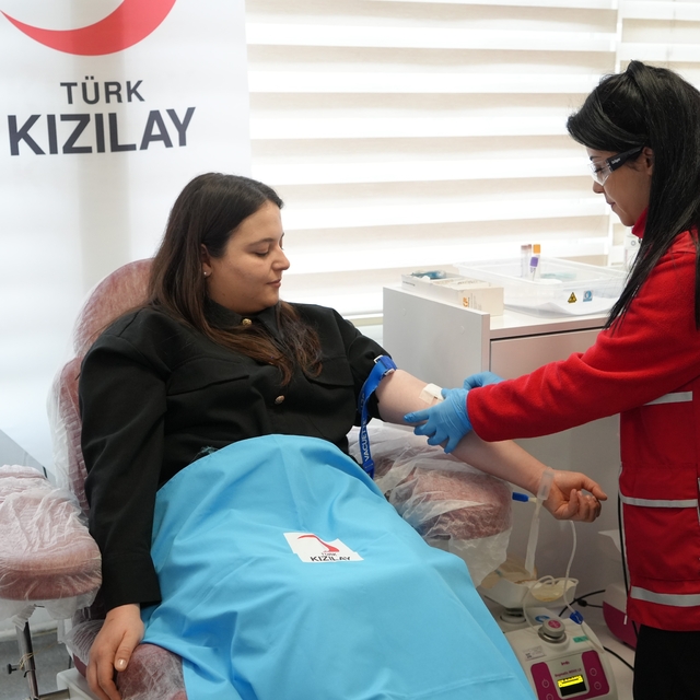 Kızılay'a 3 milyonuncu kan bağışı Gaziantep'ten
3 milyonuncu kan bağışını y...