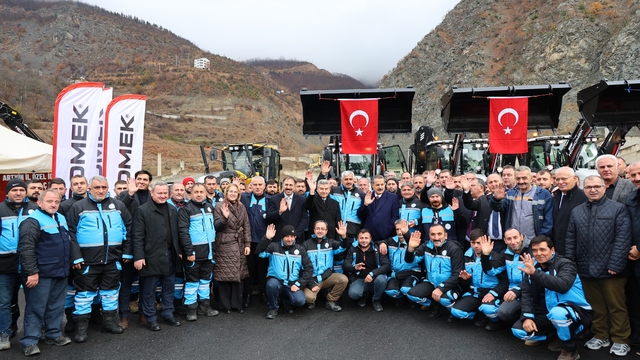 Artvin İl Özel İdaresi makine parkına 35 araç kazandırıldı