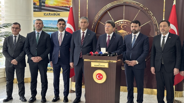 Adalet Bakanı Tunç: Suça sürüklenen çocuklarda caydırıcılığı artırmaya yönelik ayrı bir çalışma da şu anda yapılıyor"
"Özellikle 18 yaşın altındaki çocukların suçtan uzak tutulması bakımından hem suç mağduru çocuklar hem de suça sürüklenen çocuklar bakımından Meclis Araştırma Komisyonumuzun çizeceği yol haritası çerçevesi içerisinde yeni yasal düzenlemeler de önümüzdeki günlerde yapılacak"
"Uçağın hangi arızadan kaynaklandığına ilişkin teknik incelemeler ve adli soruşturmalar titizlikle devam ediyor"
Meskûn mahalde silah atana hapis cezası
Bilişim suçlarında banka hesaplarına hızlı müdahale dönemi