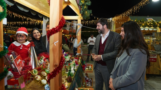 Tarsus'ta yılbaşı pazarları kapılarını açtı