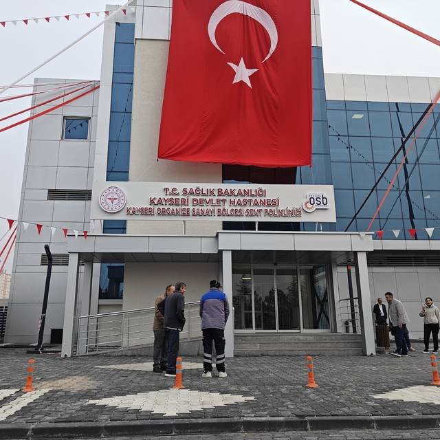 Kayseri OSB Sağlık Merkezi hizmete açıldı
Poliklinikte 17, acil sağlık hizm...