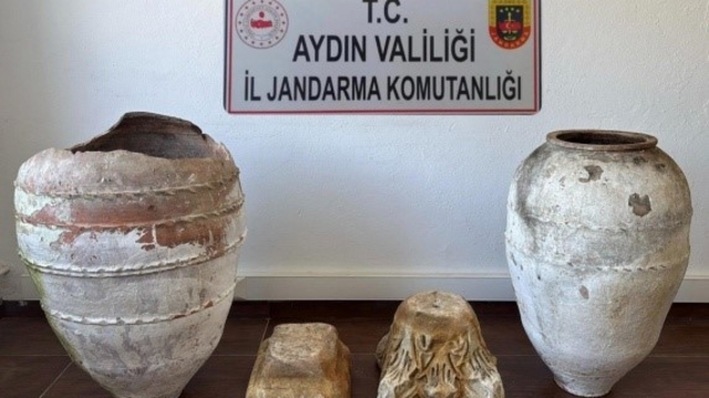 Söke'de tarihi eser operasyonu
Roma ve Neolitik döneme ait parçalar ele geçirildi