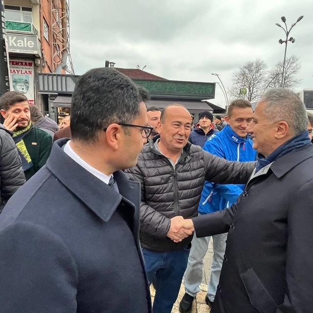 Umre yolcuları dualarla uğurlandı