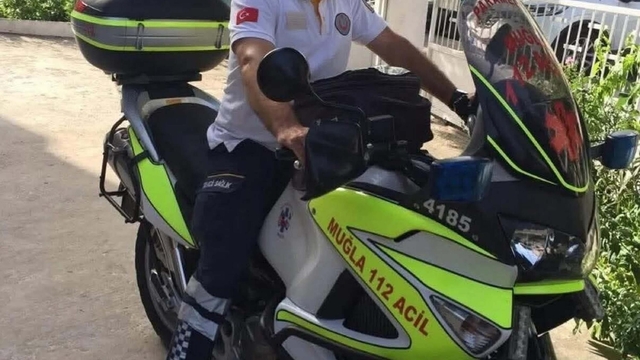 Otomobilin çarptığı motosikletin sürücüsü öldü