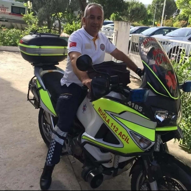 Otomobilin çarptığı motosikletin sürücüsü öldü