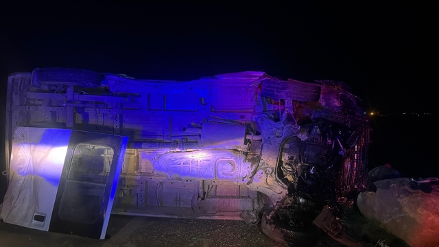 Diyarbakır'da işçi servisi minibüsü devrildi: 16 yaralı