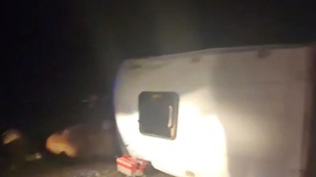 İnşaat işçilerini taşıyan minibüs devrildi: 16 yaralı