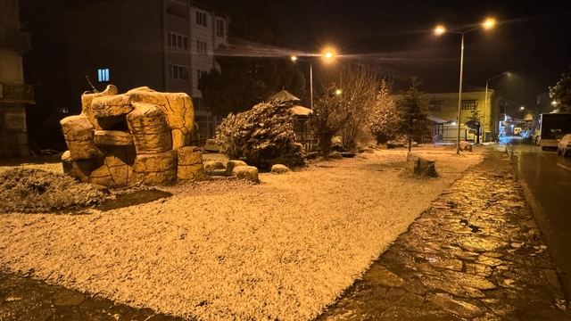 Karabük'ün yüksek kesimlerinde kar yağışı etkili oluyor