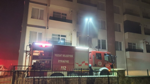 Yozgat'ta bir binada patlamanın ardından yangın çıktı: 1 kişi yaralandı, 2 kişi dumandan etkilendi