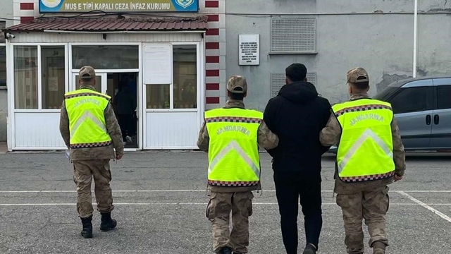Muş'ta dolandırıcılık suçundan aranan şahıs yakalandı
