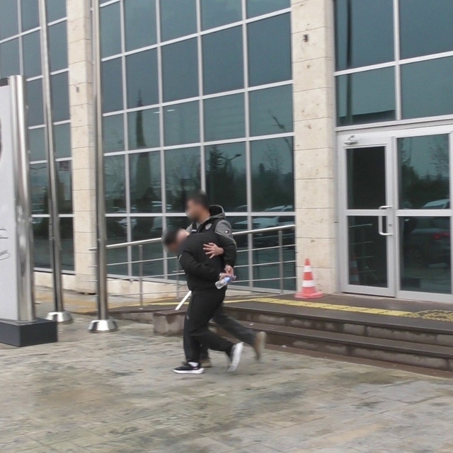 Uşak'ta uyuşturucu operasyonunda 3 kişi tutuklandı