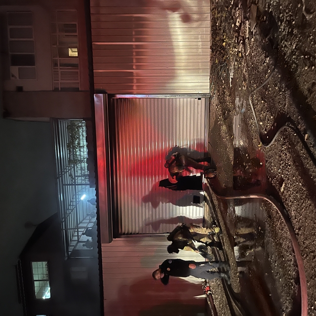 Bursa'da marangoz atölyesinde yangın: elektrikli araç ve ATV motor alev ald...