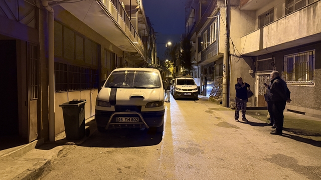 Bursa'da oğlu tarafından bıçaklanan baba ağır yaralandı