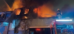 Bursa'da iş yeri yangını: Alevler çevredeki işletmelere sıçradı
Bursa'da çı...