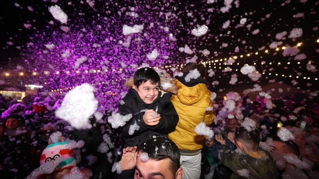Kış festivalinde eğlence hız kesmeden devam ediyor