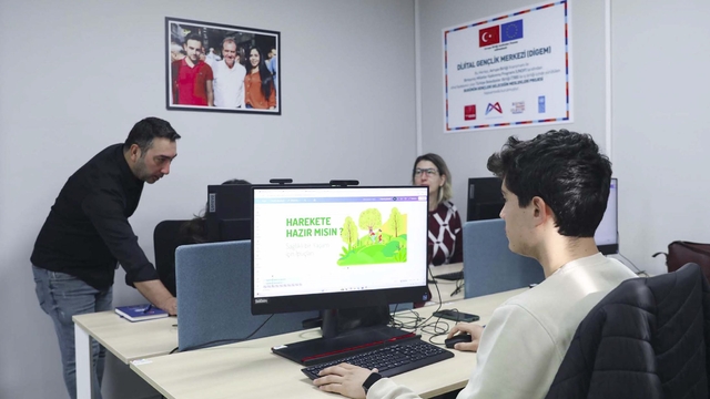 MERCEK'te dijital tasarım ve Canva kursuna yoğun ilgi