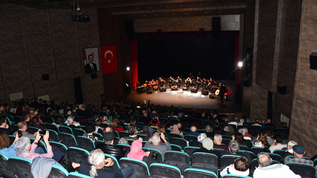 Tekirdağ'da "Gönülden Dile Türkülerimiz" konseri düzenlendi