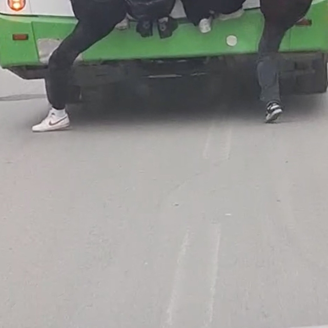 Lise öğrencilerinin tehlikeli yolculuğu