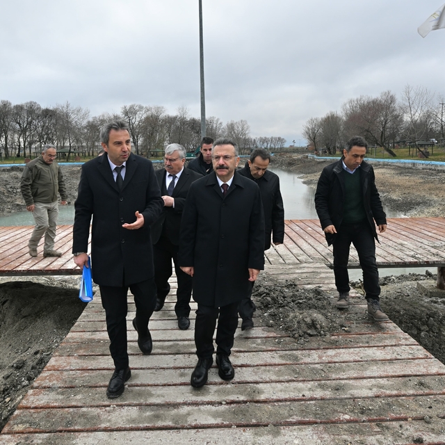 Vali Aksoy, Sakaryabaşı'nda yürütülen çalışmaları inceledi