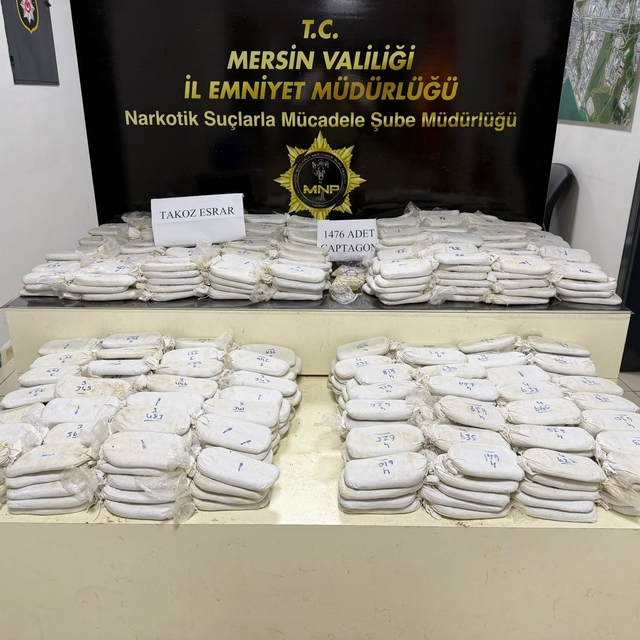 Mersin'de 108 kilo esrar ile 1476 uyuşturucu hap ele geçirildi