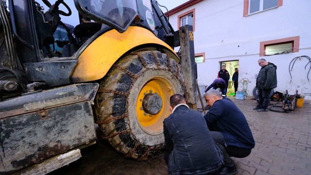 Akdağmadeni Belediyesi'nin karla mücadele ekipleri teyakkuzda
