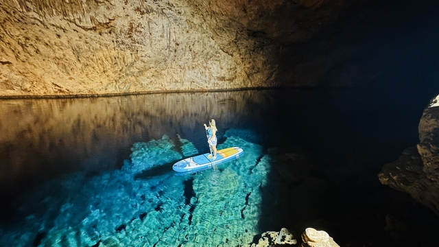 Şahika Ercümen'in de daldığı Aynalıgöl Mağarası, bu yıl 60 bin ziyaretçiyi ağırladı