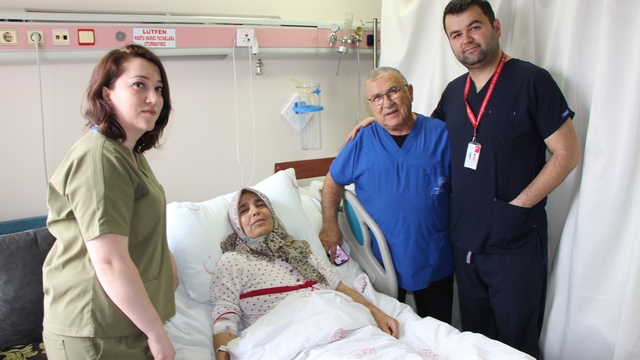 60 yaşındaki kadının şişen karnından 6 kiloluk kitle çıkarıldı